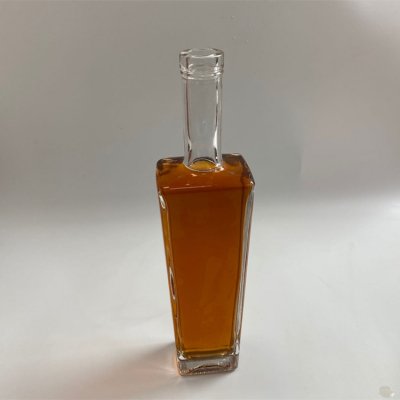 Best selling 500ml Square Shape Glass Bottle